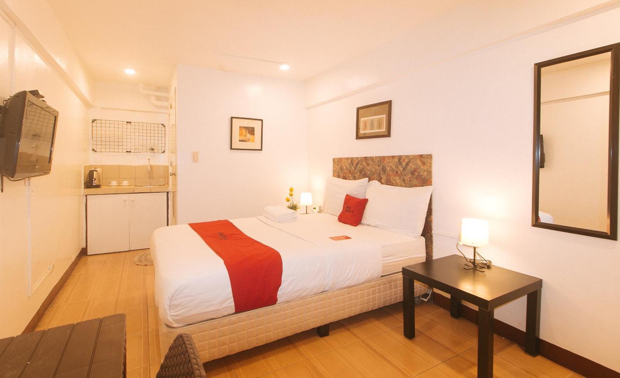 Pension Inn Marilao Lias Bagian luar foto