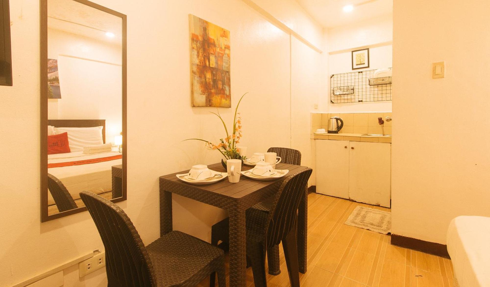Pension Inn Marilao Lias Bagian luar foto